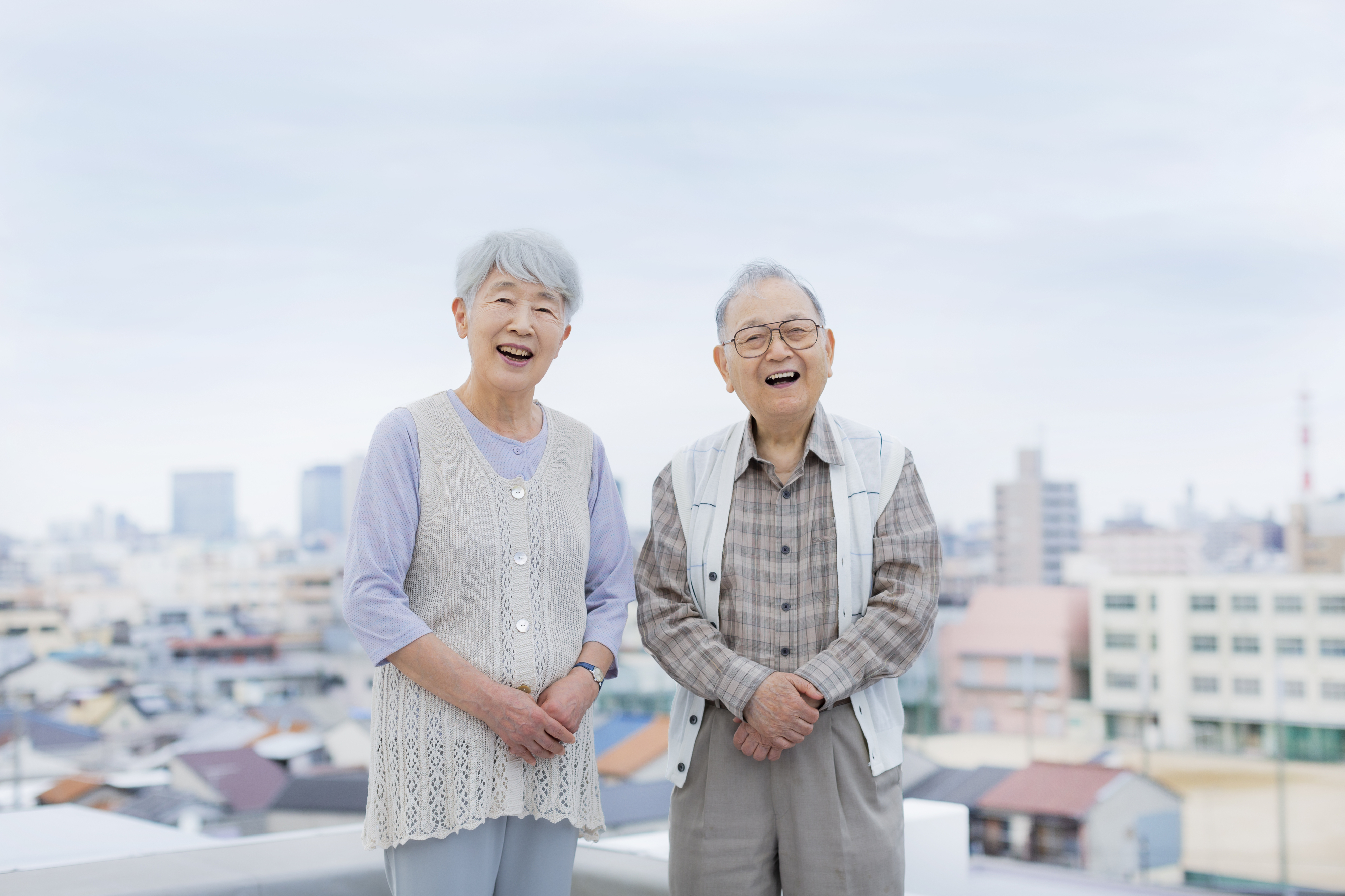 笑顔の高齢のご夫婦